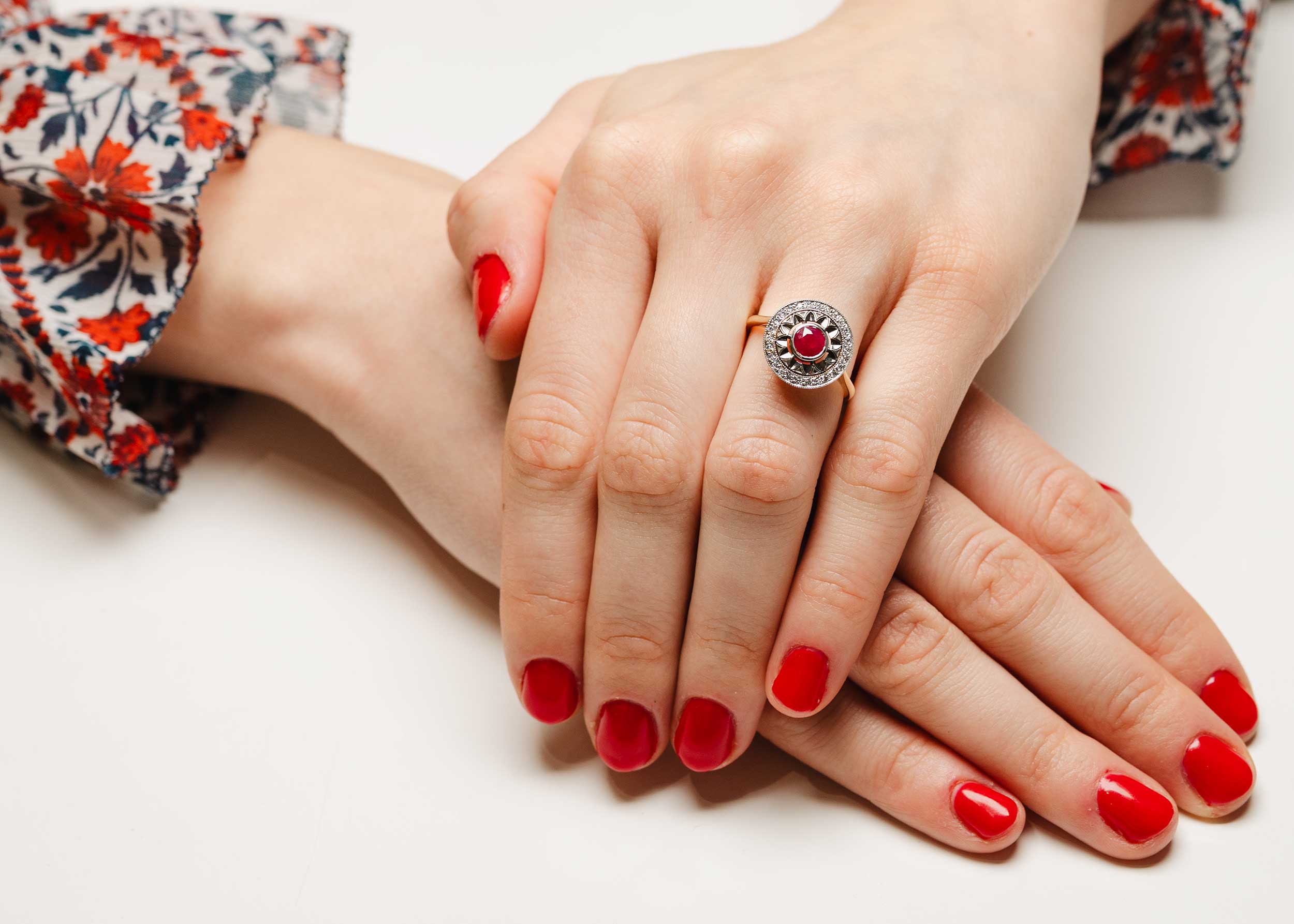 Pierścionek z rubinem i brylantami - Twoja Biżuteria