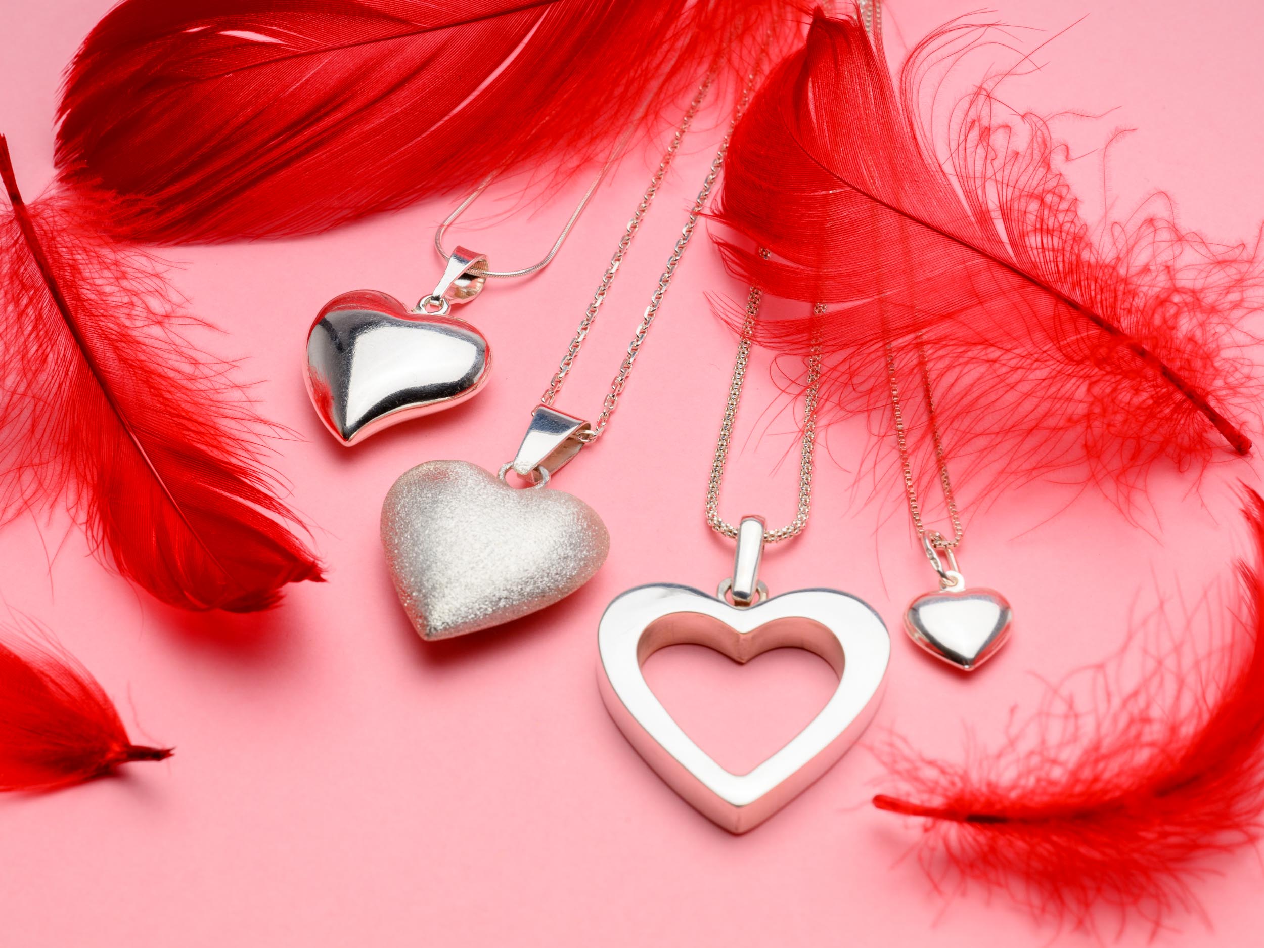 Srebrne serca na łańcuszku Srebrne serca na łańcuszku